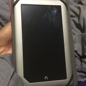 I am selling this nook and it’s case